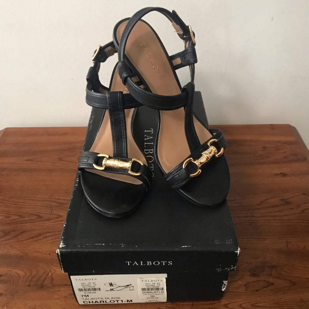 ✔️Talbots Women Black Sandals with Gold Accents 🍷